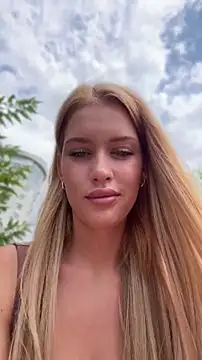 KikiWatson online show from 10, 7, 2026