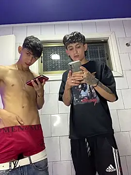 Snapshot of LatinBoysxxx chatting on 17, 1, 2025 LatinBoysxxx online show from 17, 1, 2025