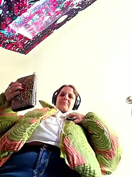 Snapshot of thatonespicychick chatting on 29, 10, 2025 thatonespicychick online show from 29, 10, 2025