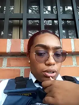 Snapshot of Cinnamon-Skin chatting on 2, 1, 2025 Cinnamon-Skin online show from 2, 1, 2025