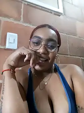 Snapshot of Cinnamon-Skin chatting on 14, 1, 2025 Cinnamon-Skin online show from 14, 1, 2025