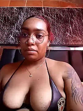 Snapshot of Cinnamon-Skin chatting on 21, 1, 2025 Cinnamon-Skin online show from 21, 1, 2025