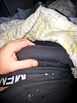 Snapshot of Landryyyyy chatting on 11, 12, 2024 Landryyyyy online show from 11, 12, 2024