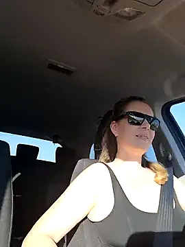 Snapshot of uber_babe chatting on 5, 1, 2025 uber babe online show from 5, 1, 2025