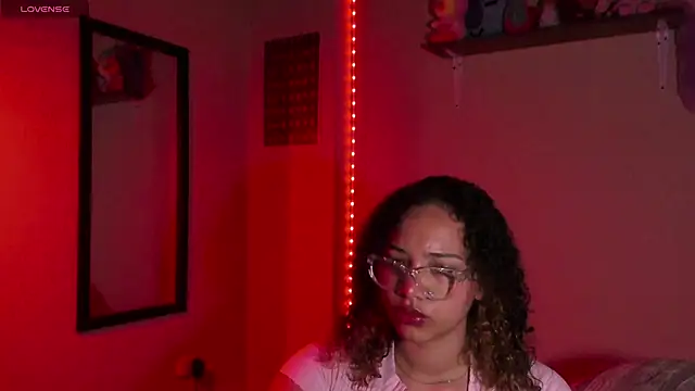 MadelineBenet online show from 11, 1, 2025