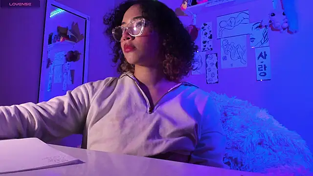 MadelineBenet online show from 10, 2, 2025