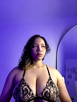 MadelineBenet online show from 15, 11, 2025