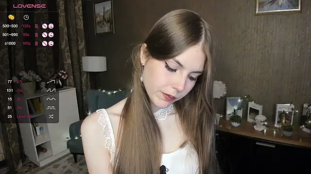 Snapshot of DarleneHatt chatting on 9, 3, 2025 DarleneHatt online show from 9, 3, 2025