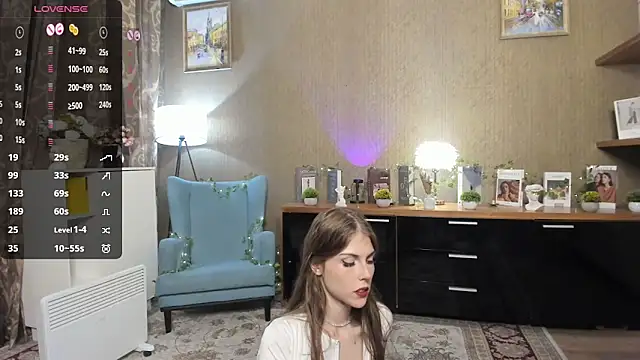 Snapshot of DarleneHatt chatting on 5, 10, 2025 DarleneHatt online show from 5, 10, 2025