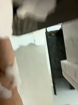 iyy2004 online show from 3, 3, 2025