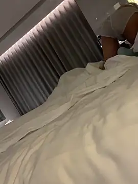 iyy2004 online show from 4, 3, 2025