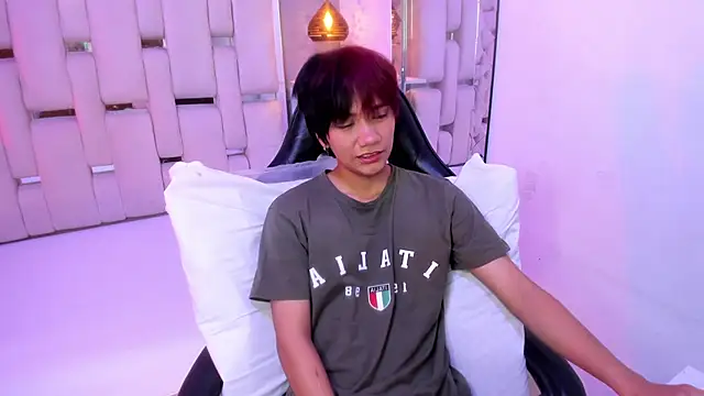 Snapshot of Eriol_ chatting on 24, 9, 2025 Eriol online show from 24, 9, 2025