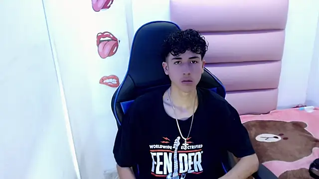 Snapshot of johnny_cagee chatting on 2, 12, 2024 johnny cagee online show from 2, 12, 2024