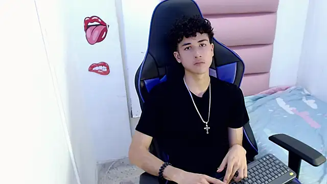 Snapshot of johnny_cagee chatting on 7, 12, 2024 johnny cagee online show from 7, 12, 2024