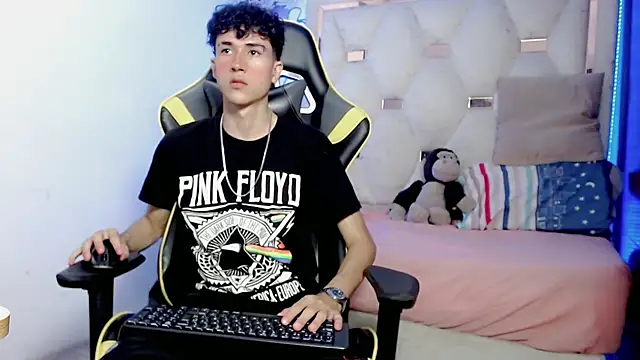 johnny cagee online show from 19, 12, 2025