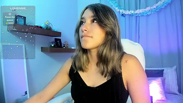 Snapshot of _Sophie__miller chatting on 14, 4, 2026 Sophie miller online show from 14, 4, 2026