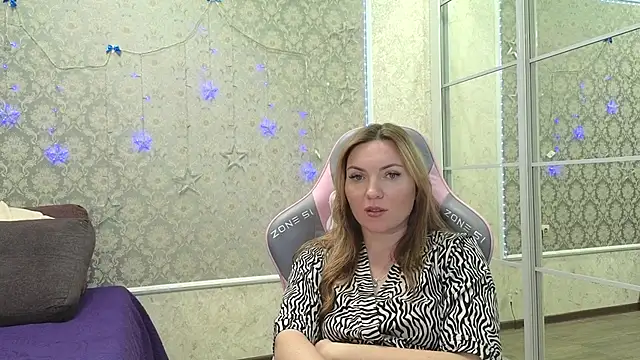 Snapshot of -DIVORA- chatting on 9, 3, 2025 -DIVORA- online show from 9, 3, 2025