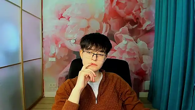 Snapshot of EmiliaYours chatting on 3, 12, 2024 EmiliaYours online show from 3, 12, 2024