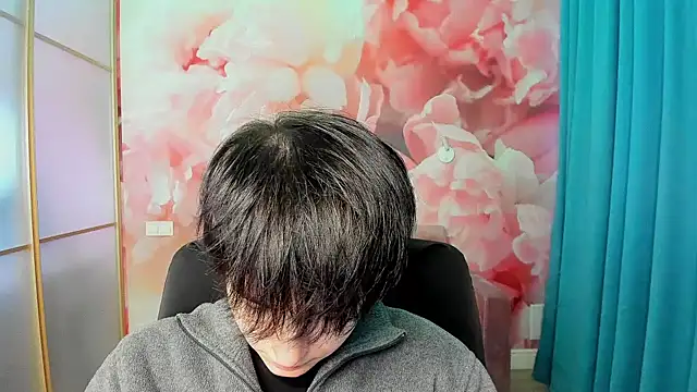 Snapshot of EmiliaYours chatting on 8, 12, 2024 EmiliaYours online show from 8, 12, 2024