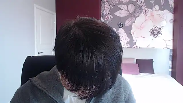 Snapshot of EmiliaYours chatting on 17, 12, 2024 EmiliaYours online show from 17, 12, 2024