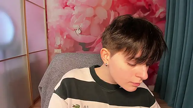 Snapshot of EmiliaYours chatting on 27, 12, 2024 EmiliaYours online show from 27, 12, 2024