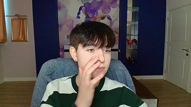 Snapshot of EmiliaYours chatting on 30, 12, 2024 EmiliaYours online show from 30, 12, 2024