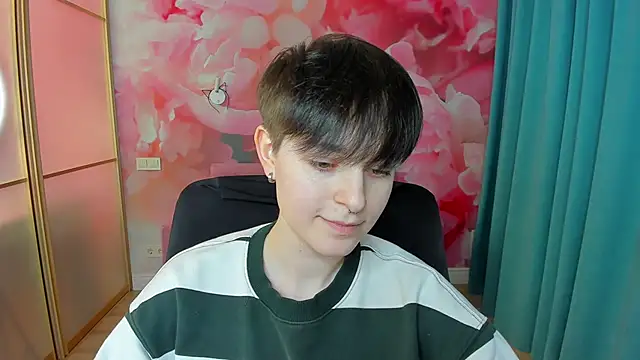 Snapshot of EmiliaYours chatting on 10, 1, 2025 EmiliaYours online show from 10, 1, 2025