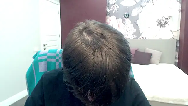 Snapshot of EmiliaYours chatting on 11, 2, 2025 EmiliaYours online show from 11, 2, 2025