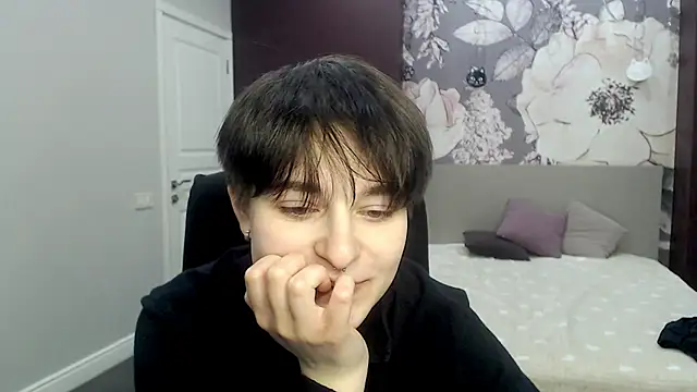 Snapshot of EmiliaYours chatting on 11, 2, 2025 EmiliaYours online show from 11, 2, 2025