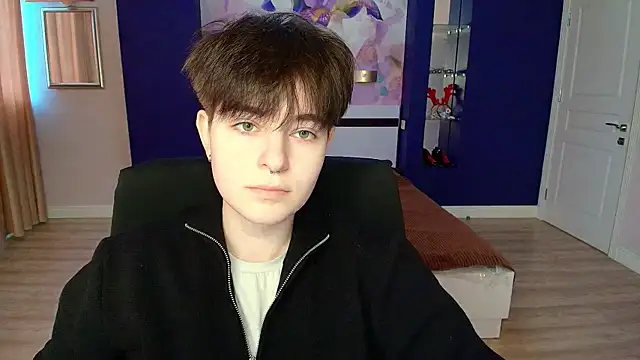 Snapshot of EmiliaYours chatting on 1, 3, 2025 EmiliaYours online show from 1, 3, 2025