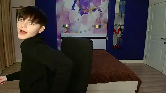 Snapshot of EmiliaYours chatting on 1, 3, 2025 EmiliaYours online show from 1, 3, 2025