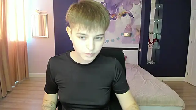 Snapshot of EmiliaYours chatting on 28, 9, 2025 EmiliaYours online show from 28, 9, 2025