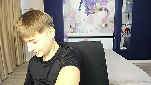 Snapshot of EmiliaYours chatting on 30, 9, 2025 EmiliaYours online show from 30, 9, 2025