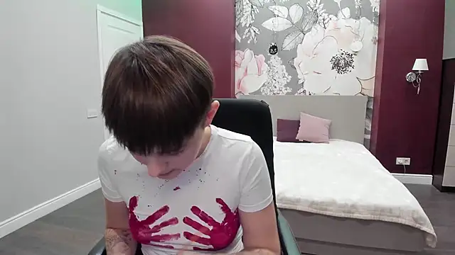 Snapshot of EmiliaYours chatting on 31, 10, 2025 EmiliaYours online show from 31, 10, 2025