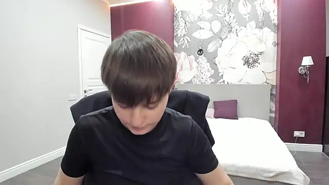 EmiliaYours online show from 19, 1, 2026