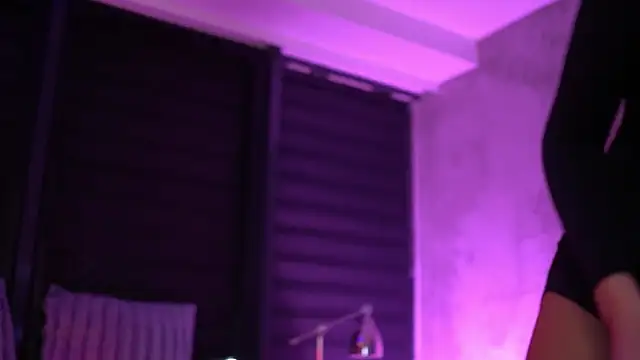 Candy Ivy online show from 8, 9, 2025