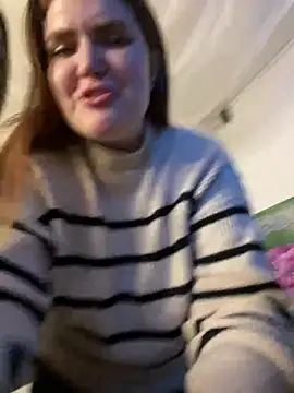 Snapshot of KitteCat chatting on 5, 1, 2025 KitteCat online show from 5, 1, 2025