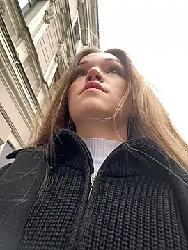 Snapshot of KitteCat chatting on 8, 3, 2025 KitteCat online show from 8, 3, 2025