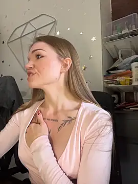 Snapshot of KitteCat chatting on 18, 11, 2025 KitteCat online show from 18, 11, 2025