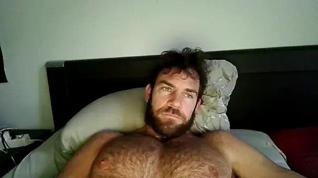 Snapshot of alpha-hunk chatting on 23, 10, 2025 alpha-hunk online show from 23, 10, 2025