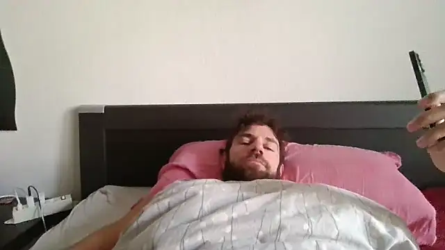 Snapshot of alpha-hunk chatting on 29, 10, 2025 alpha-hunk online show from 29, 10, 2025