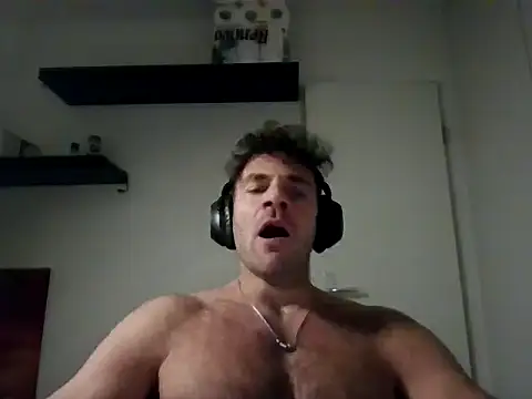 Snapshot of alpha-hunk chatting on 9, 11, 2025 alpha-hunk online show from 9, 11, 2025