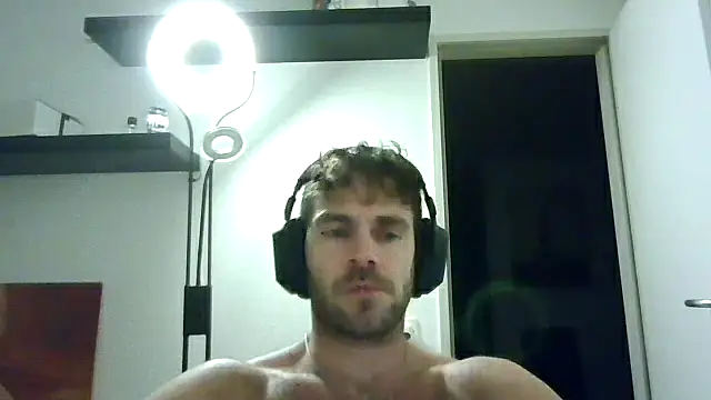 Snapshot of alpha-hunk chatting on 18, 11, 2025 alpha-hunk online show from 18, 11, 2025