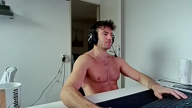 Snapshot of alpha-hunk chatting on 18, 1, 2026 alpha-hunk online show from 18, 1, 2026