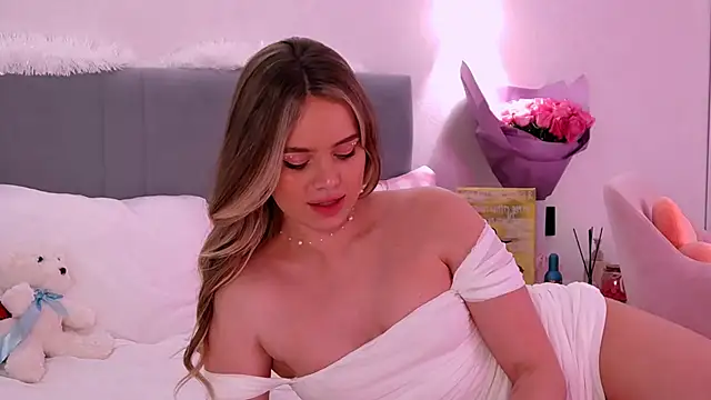 SIlviaBeyt online show from 9, 3, 2025