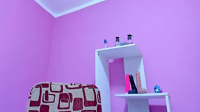 Snapshot of LolaBoobs chatting on 5, 3, 2025 LolaBoobs online show from 5, 3, 2025