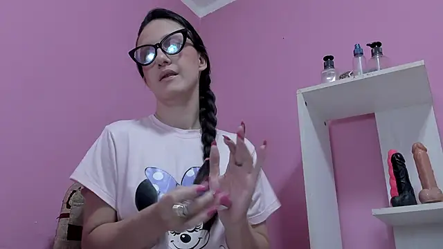 Snapshot of LolaBoobs chatting on 6, 10, 2025 LolaBoobs online show from 6, 10, 2025