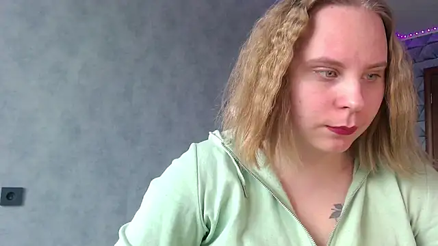 Thalia  Star online show from 2, 2, 2025