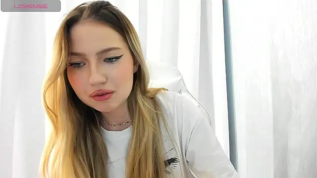 Snapshot of StefaTaylor chatting on 8, 12, 2024 StefaTaylor online show from 8, 12, 2024