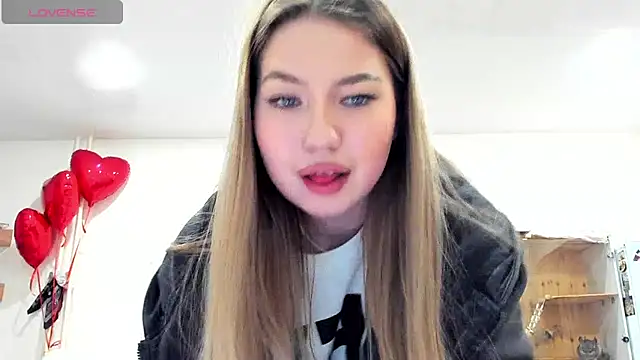 Snapshot of StefaTaylor chatting on 9, 3, 2025 StefaTaylor online show from 9, 3, 2025